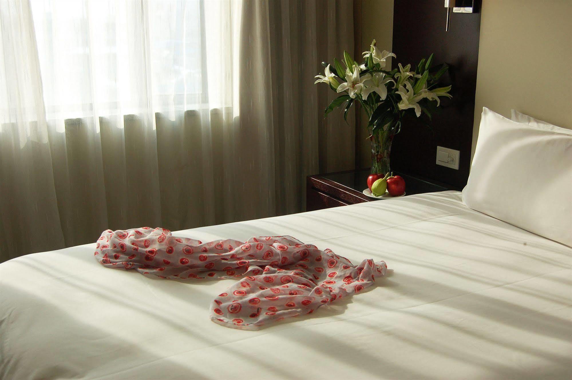 Narada Boutique Hotel Yiwu Huafeng Dış mekan fotoğraf